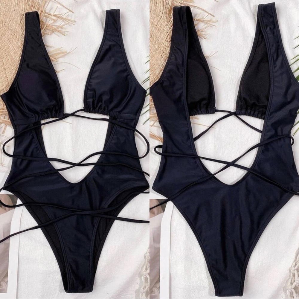 Cut-out Front Plunging One Piece Swimsuit - Picture 6 of 9